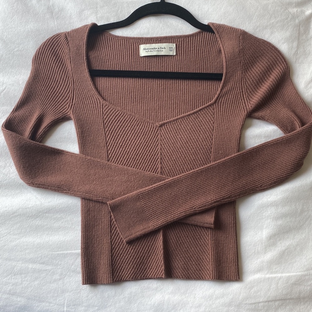Abercrombie cropped brown sweater